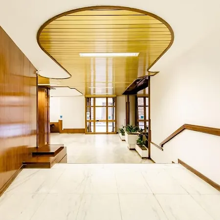 Charming Next To The Duomo Lägenhet