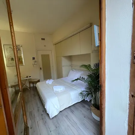 Charming Next To The Duomo Lägenhet *