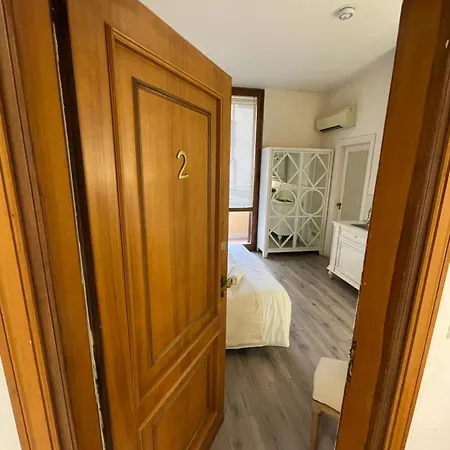 Lägenhet Charming Next To The Duomo Florens