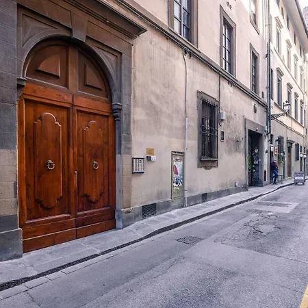 Charming Next To The Duomo Daire